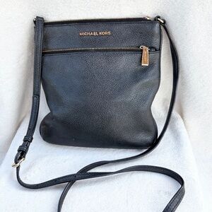 Micheal Kors Black LeatherRiley Cross-Body Bag Black